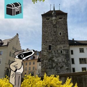 Erlebe die Detektiv-Trails mit Detektiv Dachs: Ein spannendes Rätselerlebnis für Jung und Alt. Du begibst dich auf eine spannende Entdeckungstour. Auf deinem Weg von Brugg nach Windisch entdeckst du den eindrucksvollen schwarzen Turm und schlenderst über die historische Brücke, die schon seit Jahrhunderten die Aare überspannt. Du erkundest die Überreste des römischen Legionslagers Vindonissa. Du folgst den Spuren mittelalterlicher Händler durch die gut erhaltene Altstadt, kommst an der Lateinschule und am Salzhaus und spazierst entlang der schönen Aare. Unterwegs kannst du auch noch einen Abstecher zu einem schönen Spielplatz machen. Der Detektiv-Trail Brugg bietet dir eine faszinierende Mischung aus Geschichte, Kultur und Rätselspass. Ein Abenteuer voller Bewegung, kniffliger Aufgaben und spannender Geschichten. Perfekt für Familien, Kinder, Schulklassen, Grosseltern und alle, die Spass am Entdecken haben. Viel Vergnügen auf deinem Abenteuer!
