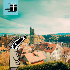 Erlebe die Detektiv-Trails mit Detektiv Dachs: Ein spannendes Rätselerlebnis für Jung und Alt. Du begibst dich auf eine Entdeckungstour durch Fribourg, die charmante Stadt am Fluss Saane. Der Trail führt dich vorbei an der imposanten Kathedrale, der Kirche Notre-Dame und der historischen Zähringerbrücke. Du siehst das Berntor und erfährst Spannendes über die Sage rund um das Fribourger Wappen. Unterwegs entdeckst du das Rathaus, kannst die lokale Spezialität «Zähringerli» kosten. Die abwechslungsreiche Route verbindet Geschichte, Kultur und Rätselspass auf unterhaltsame Weise und lässt dich Fribourg von seiner schönsten Seite kennenlernen. Der Detektiv-Trail Fribourg bietet eine harmonische Mischung aus Rätsellösen, Bewegung und Kulturgenuss – perfekt eingebettet in die historische Altstadt von Fribourg. Perfekt für Familien, Kinder, Schulklassen, Grosseltern und alle, die gerne draussen unterwegs sind. Viel Vergnügen auf deinem Rätselabenteuer!