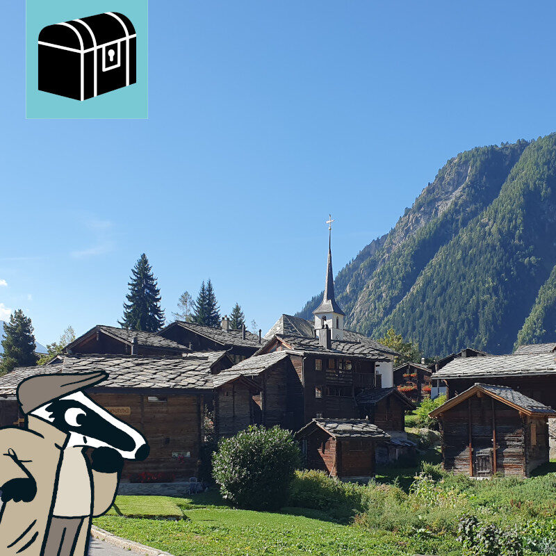 Erlebe die Detektiv-Trails mit Detektiv Dachs: Ein spannendes Rätselerlebnis für Jung und Alt. Du begibst dich auf eine Entdeckungstour durch das magische Blatten bei Naters im Wallis. Auf deinem Weg triffst du auf geheimnisvolle Hexen, tauchst ein in die Legende der sagenumwobenen Hexe Vero und entdeckst alte Speicher. Du wanderst durch ein echtes Walliser Bergdorf, begegnest vielleicht sogar einem echten Schwarznasenschaf oder eine Schwarzhalsziege und geniesst spektakuläre Ausblicke auf den Aletschgletscher, den grössten Gletscher der Alpen. Zwischendurch stärkst du dich mit einem typischen Raclette, schmilzt knifflige Rätsel. Der Detektiv-Trail Blatten bei Naters bietet dir eine faszinierende Mischung aus Natur, Walliser Kultur und kniffligen Aufgaben. Ein Abenteuer voller Bewegung, Magie und spannender Geschichten. Perfekt für Familien, Kinder, Schulklassen, Grosseltern und alle, die Spass am Entdecken haben. Viel Vergnügen auf deinem Abenteuer! Découvre les Detective-Trails avec Détective Blaireau : une aventure pleine d’énigmes passionnantes pour petits et grands. Tu pars pour une exploration magique à Blatten chez Naters, au cœur du Valais. En chemin, tu rencontres d’étranges sorcières, plonges dans la légende de la mystérieuse sorcière Vero et découvres de vieux raccards remplis d’histoires. Tu traverses un authentique village de montagne valaisan, croises peut-être un vrai mouton nez noir ou une chèvre col noire, et profites de vues spectaculaires sur le glacier d’Aletsch, le plus grand glacier des Alpes. Entre deux énigmes, tu reprends des forces avec un délicieux raclette typique, pendant que tu fais fondre les casse-têtes les plus rusés. Le Detective-Trail de Blatten chez Naters t’offre un mélange fascinant de nature, de culture valaisanne et de défis ludiques. Une aventure pleine de mouvement, de magie et d’histoires captivantes. Parfait pour les familles, les enfants, les classes d’école, les grands-parents et tous ceux qui aiment découvrir en s’amusant. Bonne aventure à toi !